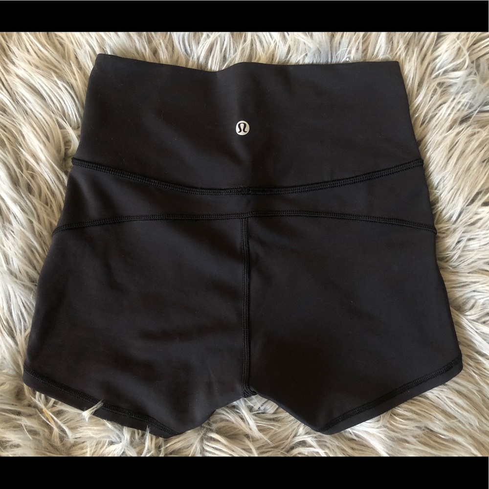 Lululemon In Movement Shorts 2.5”